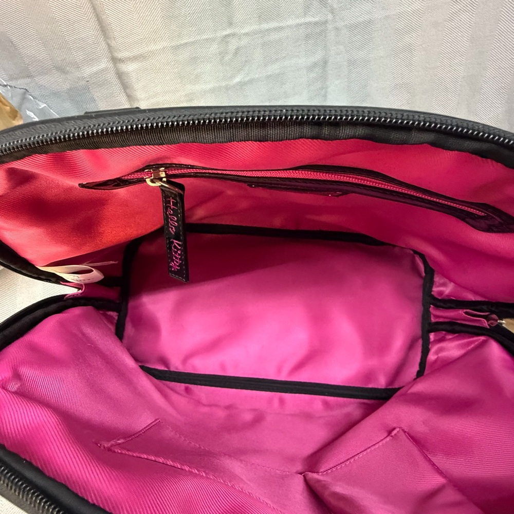 Lounge fly loves Hello Kitty, black patent leather dome handbag from 2012 - Picture 10 of 16